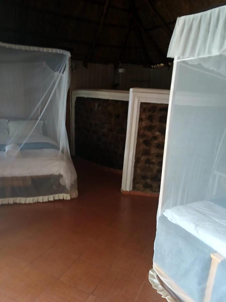 Ches Bay Resort Nangina Exteriör bild