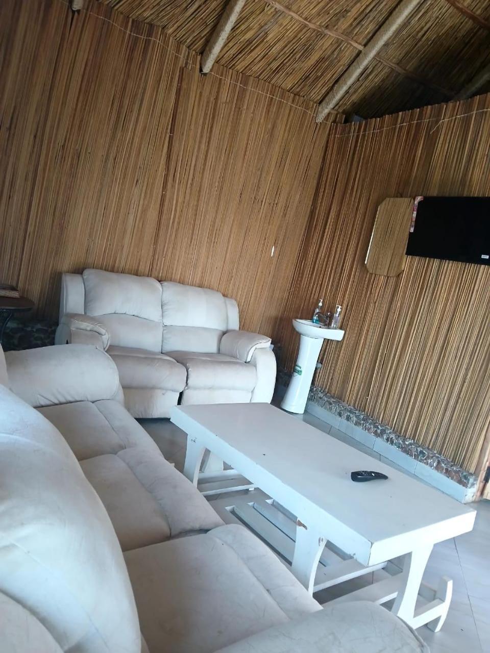 Ches Bay Resort Nangina Exteriör bild